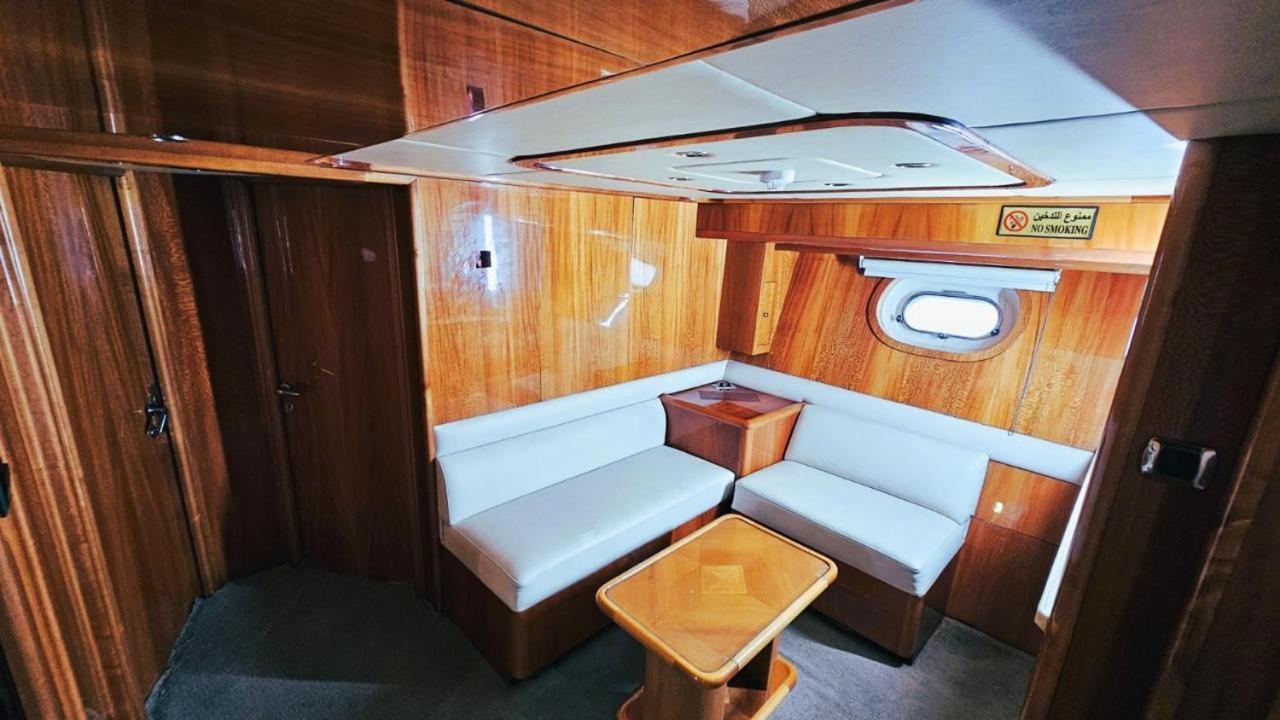 Riviera Leisure Yachts Botel *