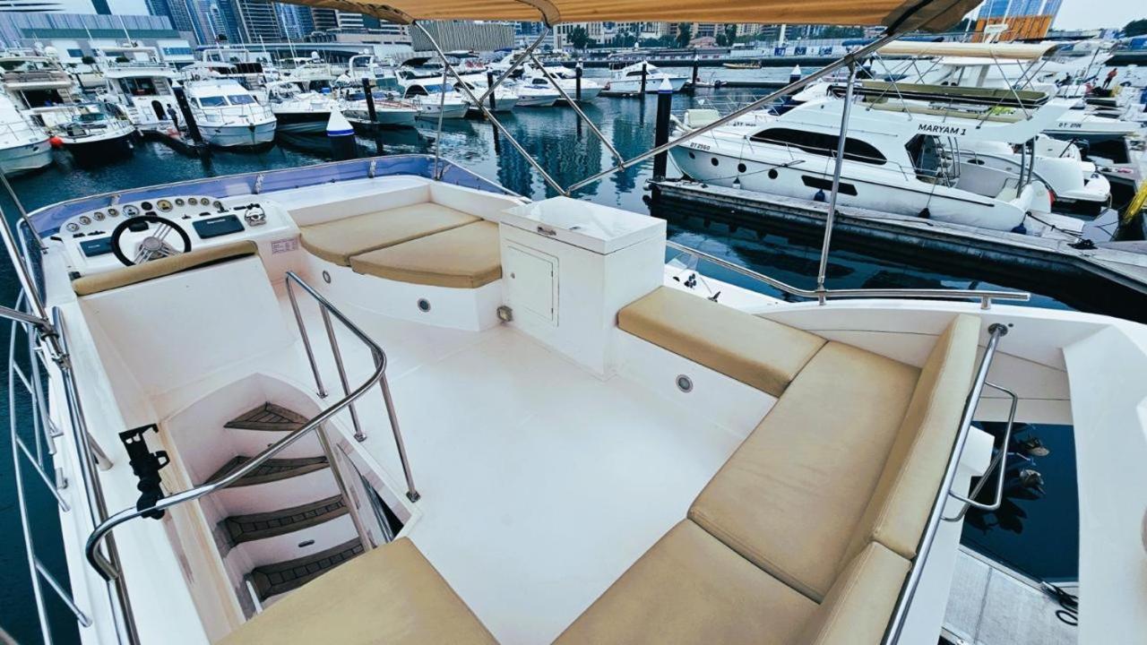 Riviera Leisure Yachts Botel