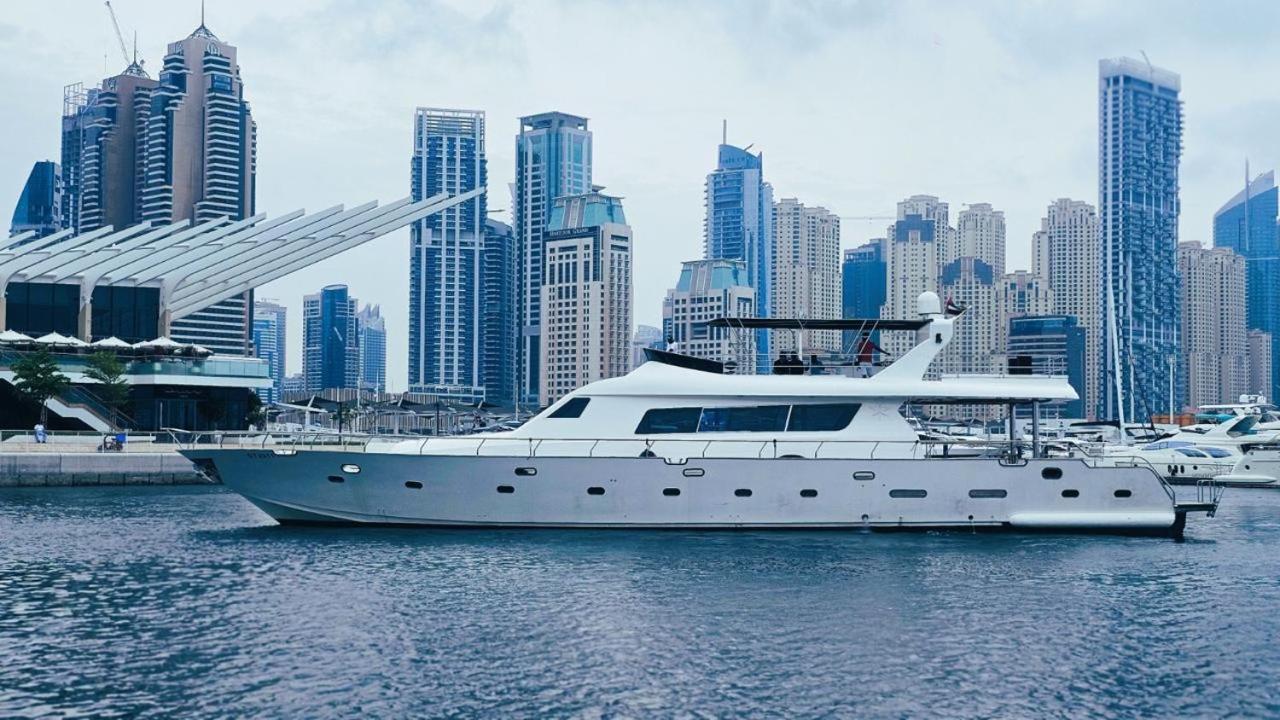 Riviera Leisure Yachts Botel